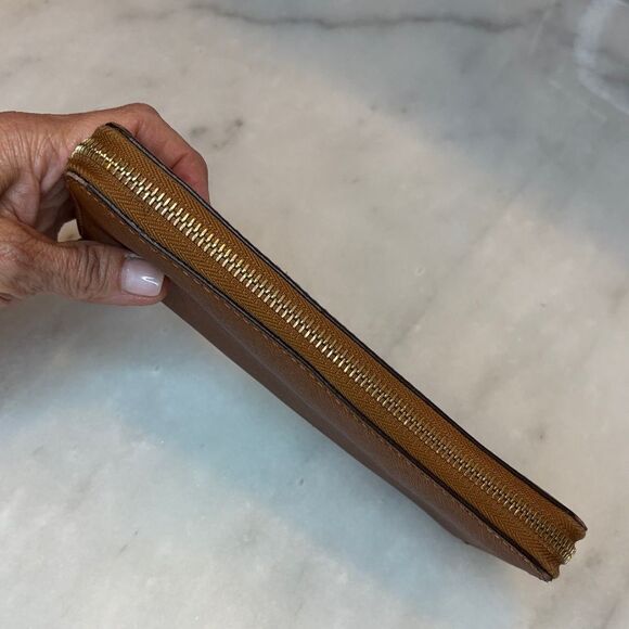 Michael Kors Saffiano Leather Full Zip Jet Set Continental Wallet - Picture 8 of 14